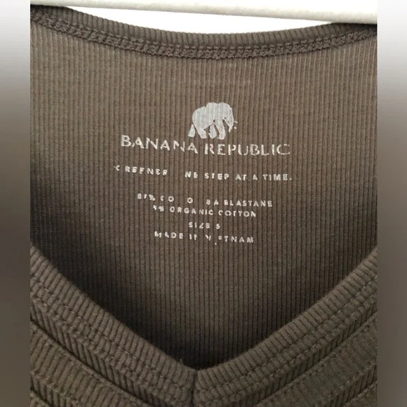 Banana Republic Rib V-Neck Soft Tank Top Cami - Picture 11 of 16